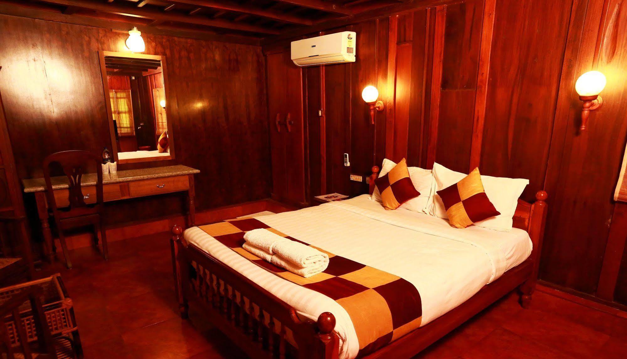 Kondai Lip Backwater Heritage Resort Kochi Exterior foto